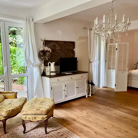 Einliegerwohnung In Einer Muehle Vor Den Toren Frankfurts, Ideal Fuer Messegaeste Oder Stop Over